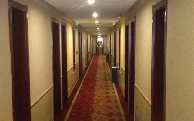 Hejin XinGeng JinDing Hotel