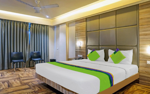 Classic Square by OYO Rooms