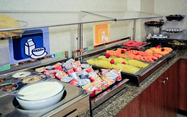 Holiday Inn Express Hotel & Suites Toluca Zona Aeropuerto by IHG