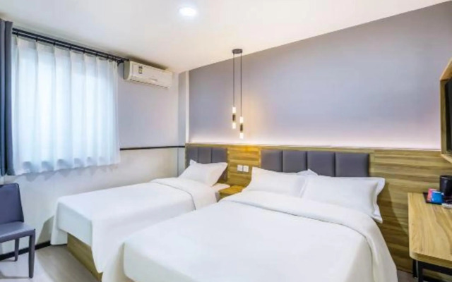 aimoHotel (Beijing Public Welfare Xiqiao Subway Station)