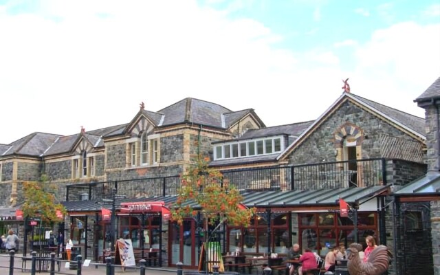 Station Flat