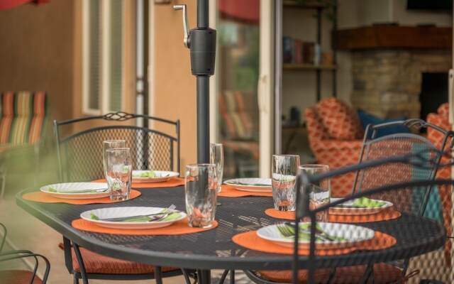 Sun-e-scape 3 Bedroom Apts by RedAwning