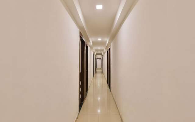 OYO 13141 Aniket Inn