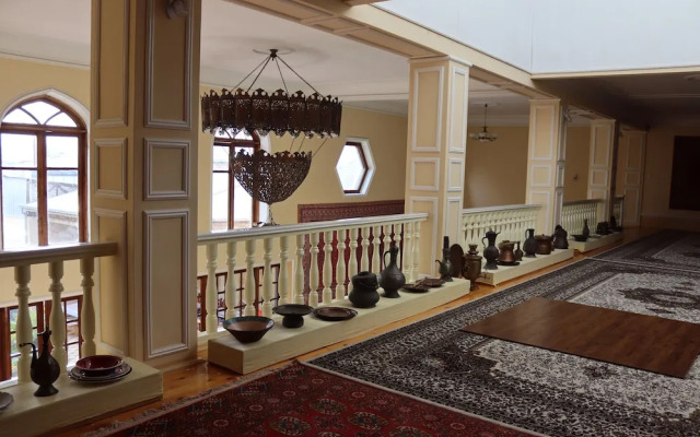 Пансион Ikathouse