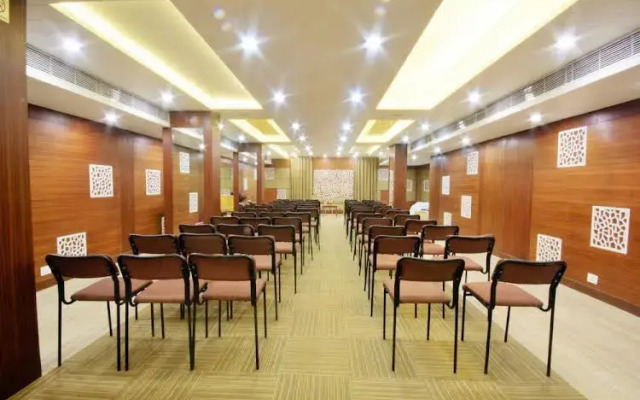 OYO Premium Shahibaug Airport Road