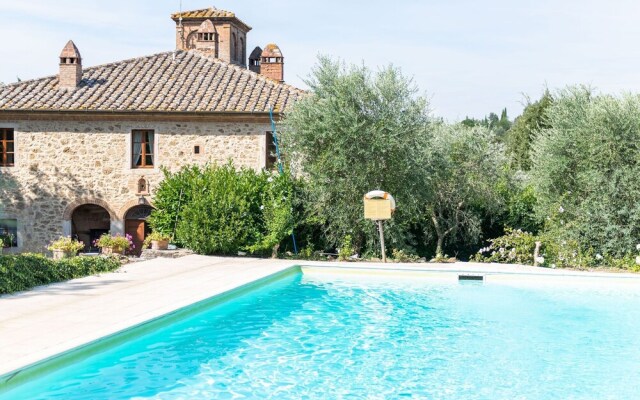 Scenic Apartment in Rapolano Terme with Swimming Pool