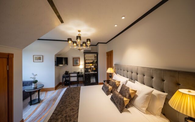 Hana Lodge