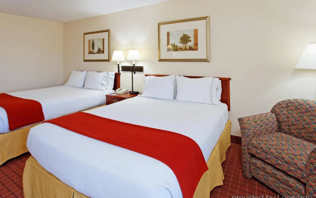 Holiday Inn Express & Suites Crossville by IHG