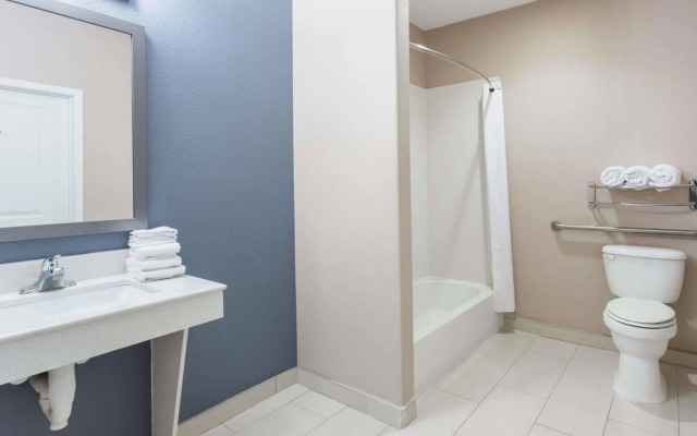 Knights Inn Three Rivers