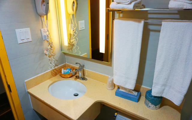 The Floral Park Motor Lodge