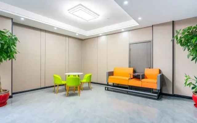 Late Guiju Cinema Apartment (Changzhou Hengshanqiao Branch)