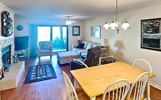 Sea Winds 52 by Distinctive Beach Rentals