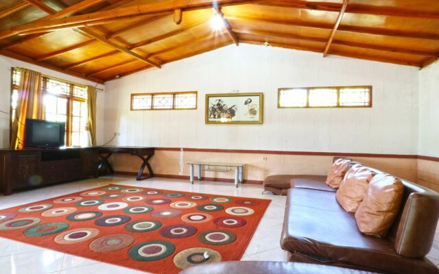 Villa Aquarius Orange Cisarua Puncak