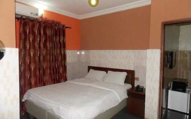 Vic James Apartments