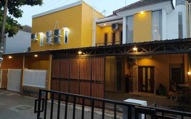 Lucky Guest House Wahid Hasyim