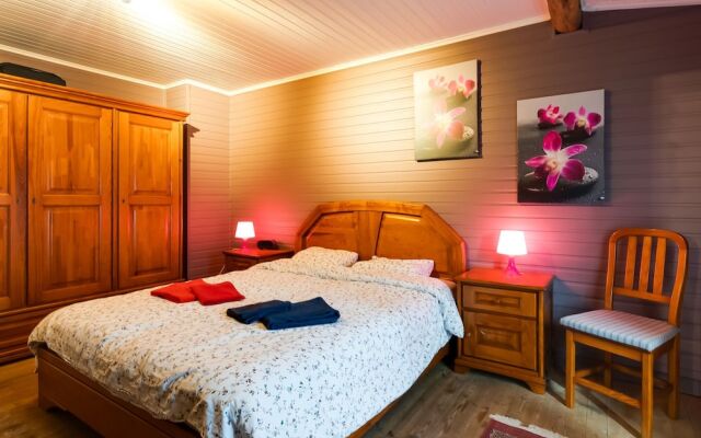 Detached Holiday Home with Sauna & Open Fire near Houffalize