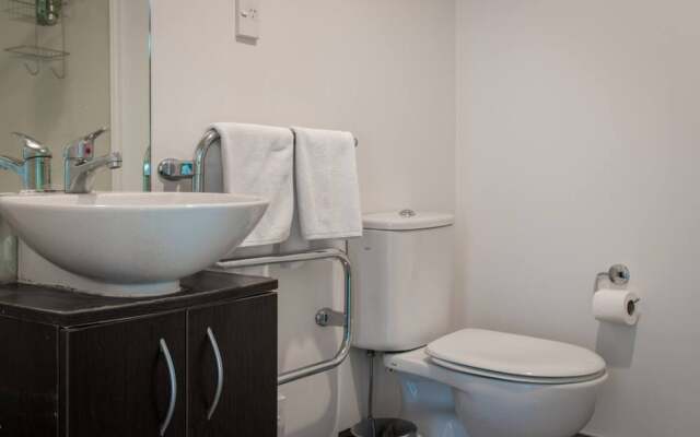 Comfortable 2 Bedroom Apartment With Stunning Views