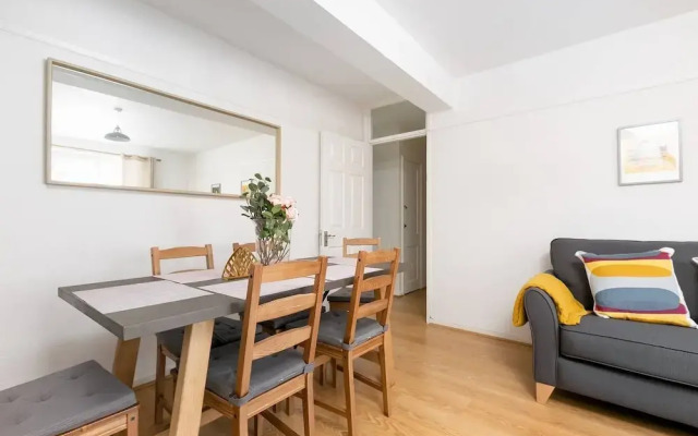 Modern Spacious Home In Well Connected Hammersmith