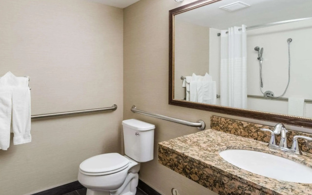 Comfort Inn & Suites