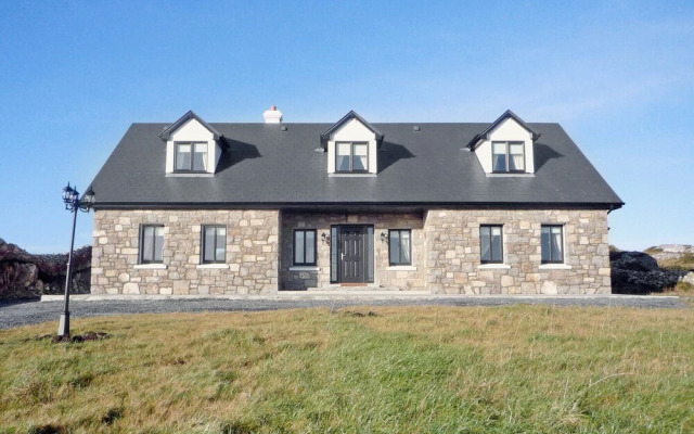 Cnocan Na Cuaigh Carraroe