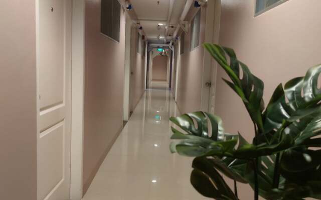 Glory Hotel Cubao