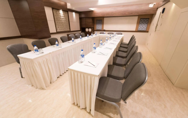 Hotel Le Grande - Mumbai International Airport