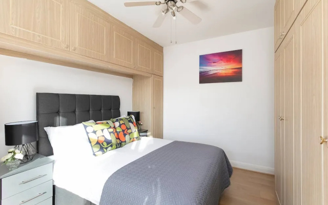 Skyvillion - Enfield 4bed House W Garden & Parking