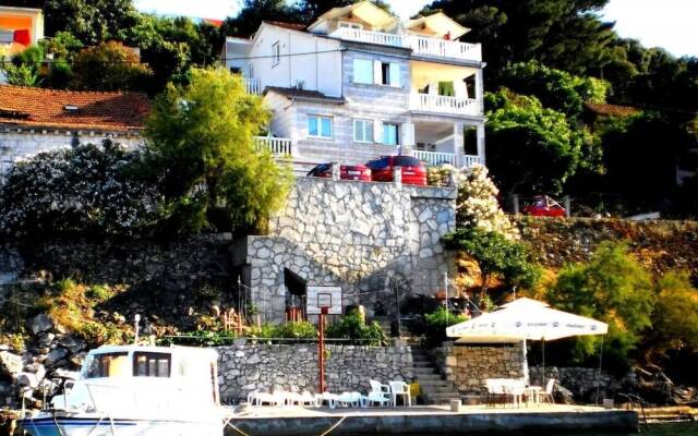 Ivo - 20m From the sea - A2