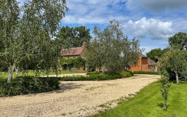 Idyllic Country Suite