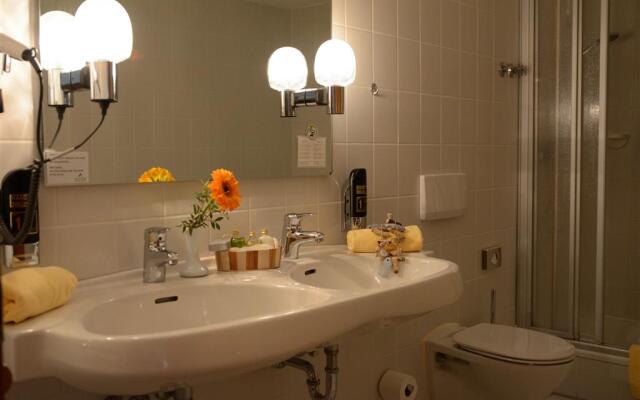 AVALON Hotelpark Königshof