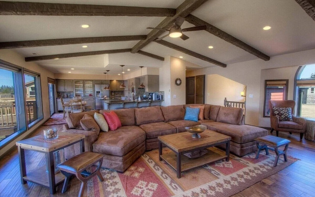 Epiphany 5 Bedroom Home by RedAwning