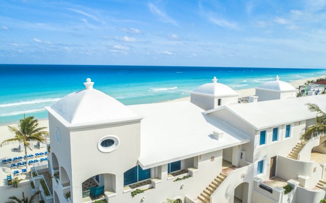 Wyndham Alltra Cancun All Inclusive Resort