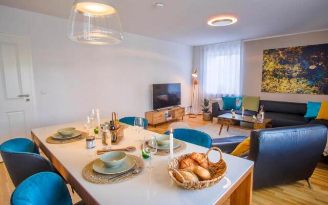 4-Room Luxury Apartment - close to Central Station, free parking, kitchen