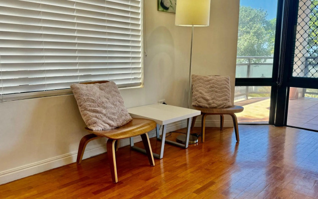 Lighthouse Apartments on The Strand - 2