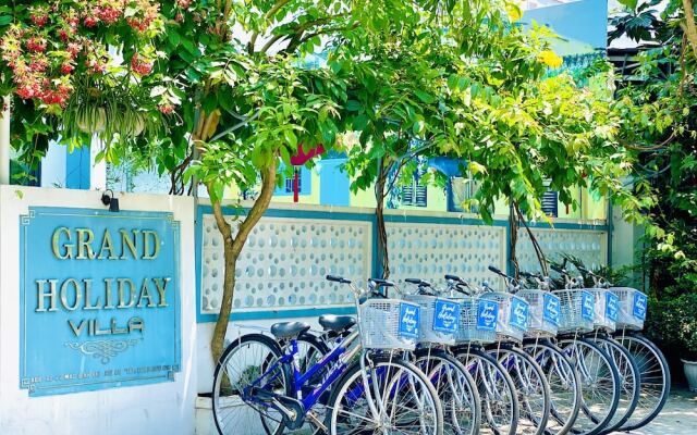 Grand Holiday Villa