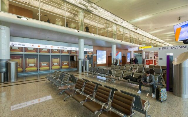 Capsule Hotel GettSleep Sheremetyevo