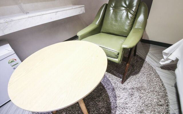 Hotel 9 in Dongdaemoon