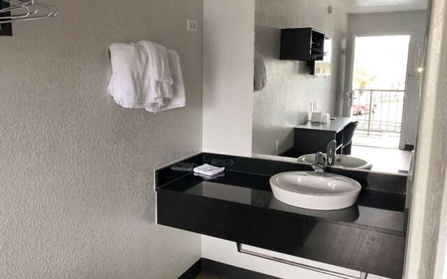 Studio 6 Albuquerque, NM – Midtown