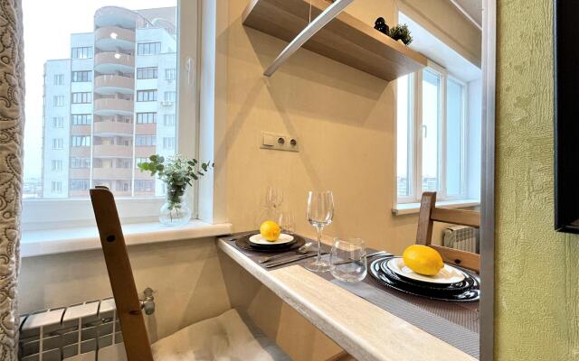 Сутки как дома на улице Сакко и Ванцетти 77