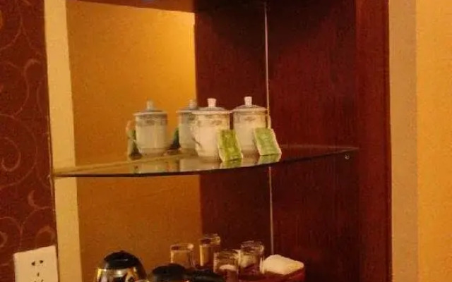 Longyi Business Hotel