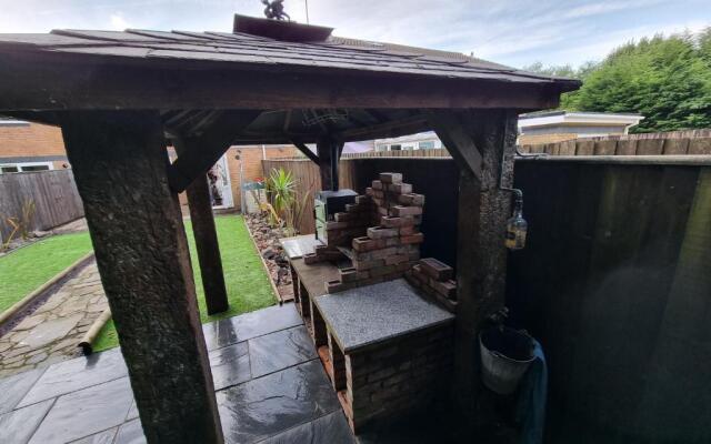 Cosy 2 bed - with relaxing garden!