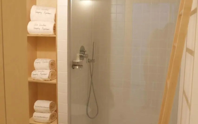 Porto Serralves Designing Apartment