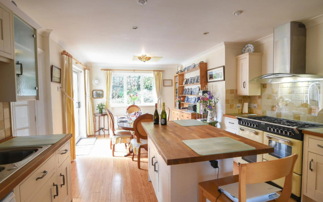 9 St Georges Hill