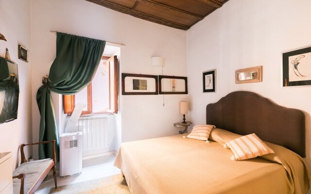 Reginella White Apartment