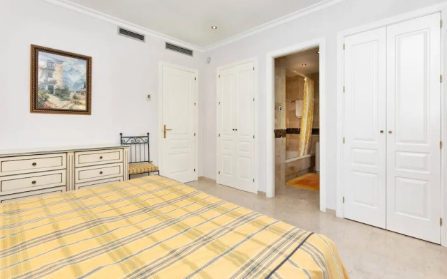 Luxury Apartment With Sea View In Marbella