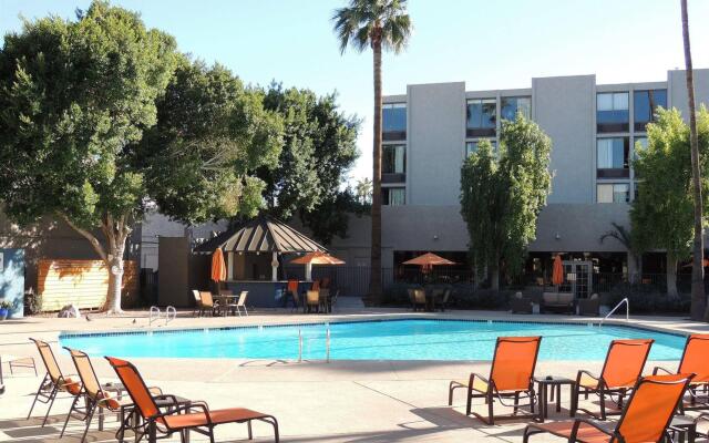 Hotel 502