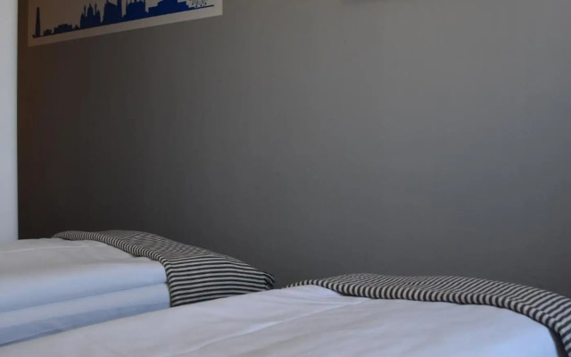 HB1 Budget Hotel - contactless check in