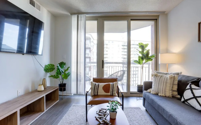 Fantastic 1 Bedroom Condo at Ballston