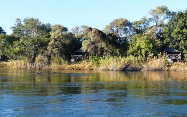 Mobola Lodge
