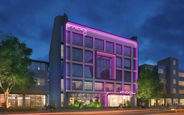 Moxy Suzhou City Centre